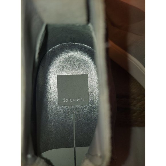 Dolce Vita Tobee Zip Sneaker Size 10 - Picture 4 of 13